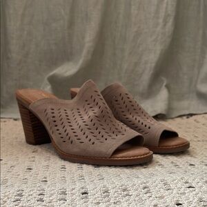 Women's Taupe Heeled Mules
